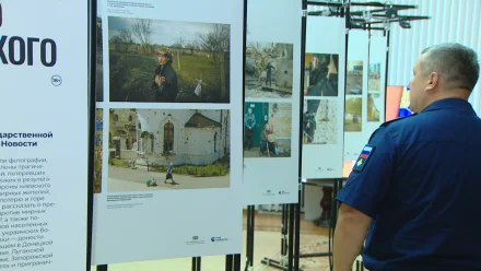 В Астрахани открылась выставка «Хроники террора украинского неонацистского режима»