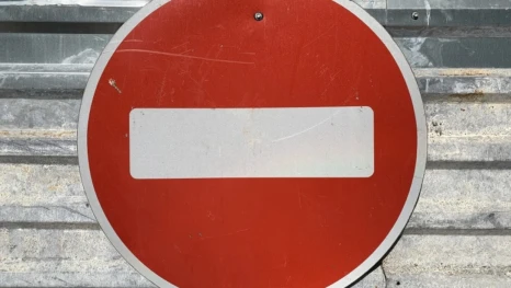 В Астрахани будут временно ограничены движение, остановка и стоянка автомобилей по улице Володарского