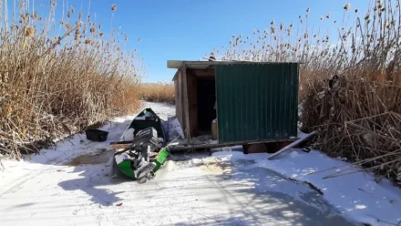 В Астраханской области пограничники спасли замерзавших во льдах рыбаков