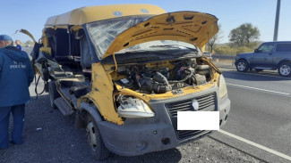 Под Астраханью маршрутка с пассажирами въехала в «Газель»
