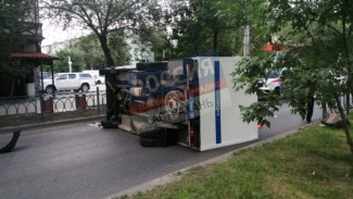 В Астрахани в ДТП с участием полицейского автозака на пострадали 3 человека