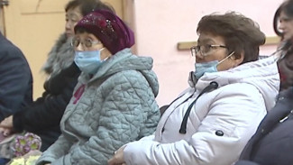 В Астрахани в преддверии Дня матери чествовали мам погибших солдат