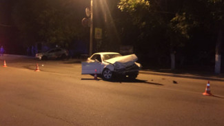 В Астрахани произошло ДТП с участием автомобиля такси