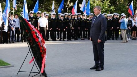 В Астрахани возложили венки в честь 80-летия третьего формирования 28-й Армии