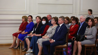 В Астрахани наградили лучших сотрудников службы занятости населения