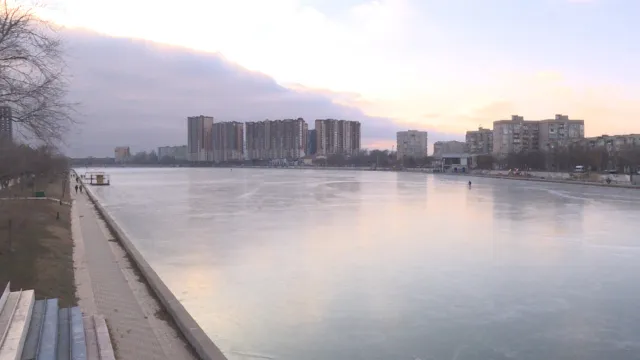 В Астрахани мужчина провалился под лёд