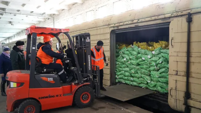 В Астрахань прибыли вагоны с 600 тоннами раннего картофеля из Ирана