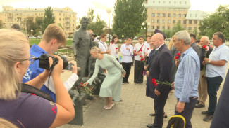 Астраханцы почтили память жертв теракта в Беслане