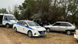 В Астраханской области дорожные полицейские задержали парня с пакетом каннабиса