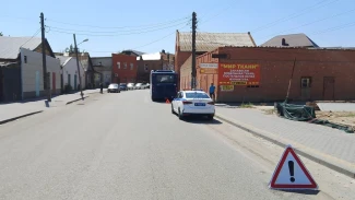 В Астрахани в автобусе пострадала 2-летняя малышка