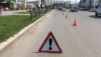 В Астрахани водитель сбил 23-летнюю девушку и сам отвёз в травмпункт