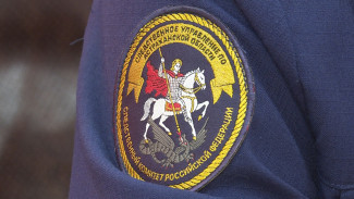 Астраханский судебный пристав за взятки снимала запрет на выезд за границу