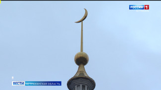 Мусульмане всего мира отмечают главный праздник в исламе - Курбан-Байрам