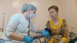 В сёлах Астраханской области станет больше квалифицированных медиков