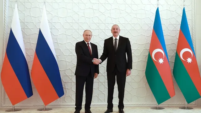 Путин и Алиев обсудили пути предотвращения экологической катастрофы на Каспии