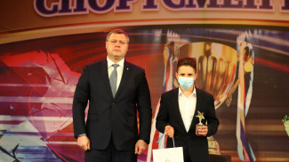 Игорь Бабушкин наградил лучших молодых астраханских спортсменов