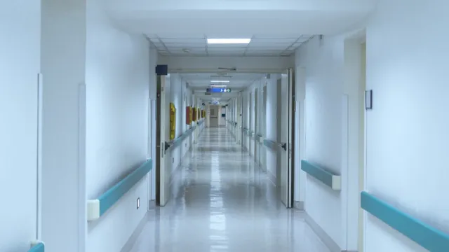 В Астрахани у студентки украли рюкзак в приёмном отделении больницы