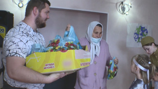 Астраханские православные волонтёры раздали подарки нуждающимся