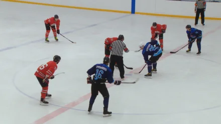 В Астрахани в центре зимних видов спорта прошёл любительский турнир по хоккею