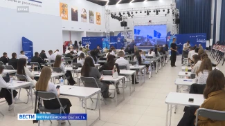 Сегодня астраханцы сели за парты, чтобы написать "Диктант Победы"