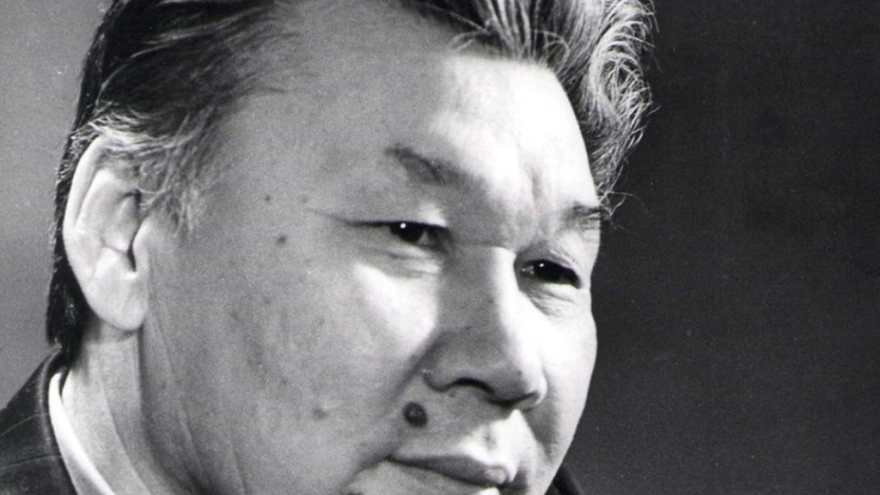 Калмыцкие писатели и поэты. Балакаев. Сян белгин хасыр. Калмыцкие писатели для детей. Баатр басангов.