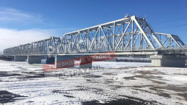 В Астраханской области открыли новый железнодорожный мост через реку Ахтуба