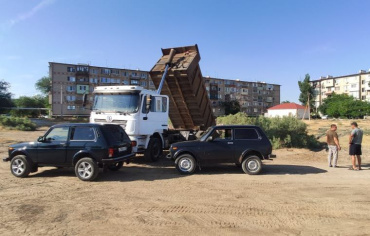 В Астрахани и Приволжском районе 6 водителей грузовиков сбросили строительные отходы 