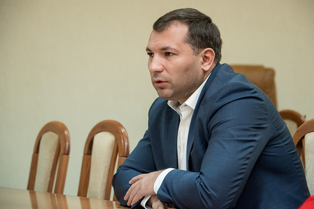 В Астрахани Мансур Гаджиев назначен министром экономического развития
