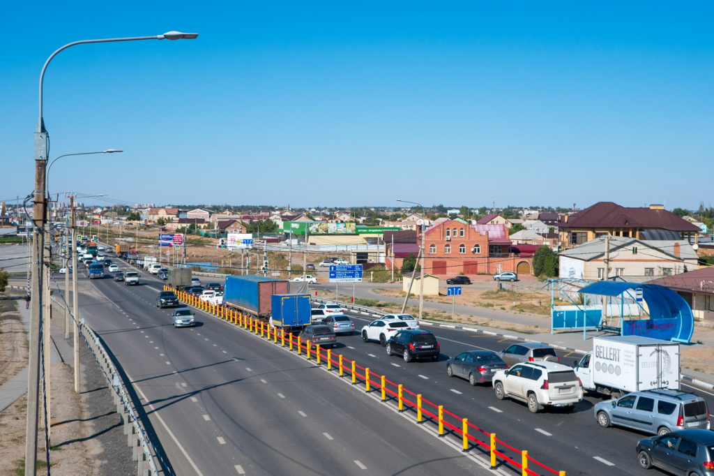 В Астрахани на трассе Р-22 завершают ликвидацию двух очагов аварийности