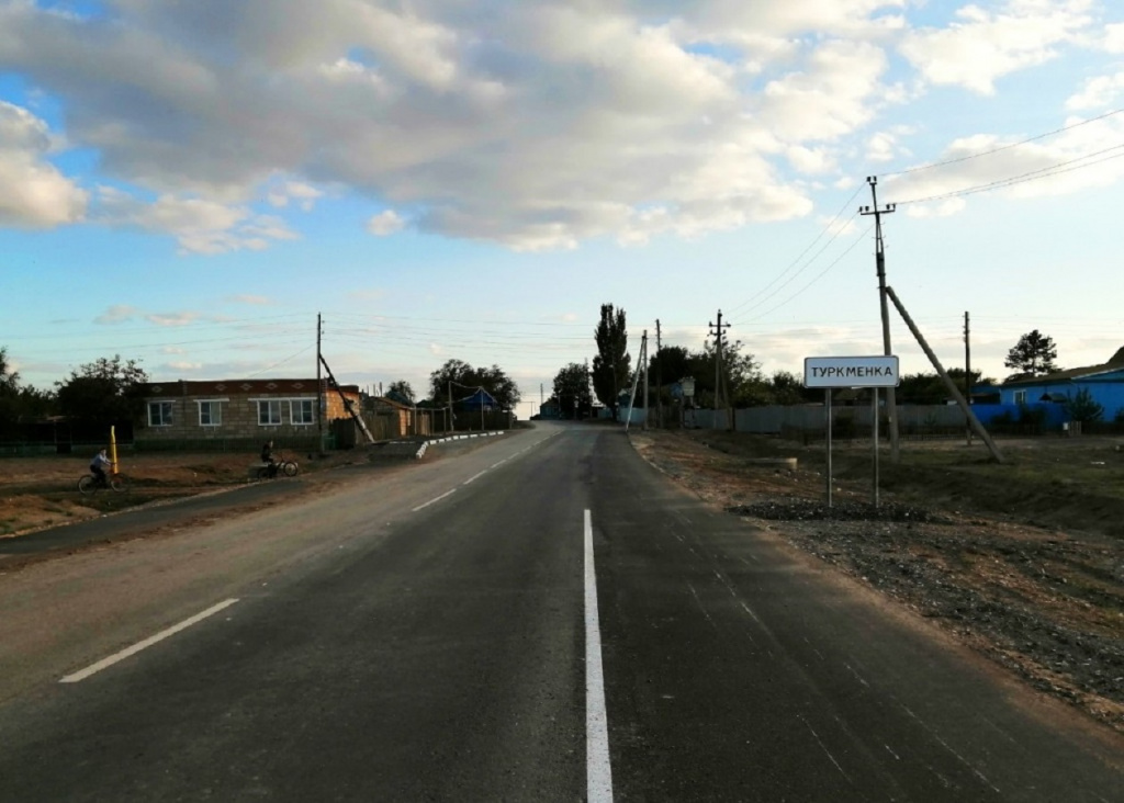 Под Астраханью отремонтировали подъездные дороги к двум селам
