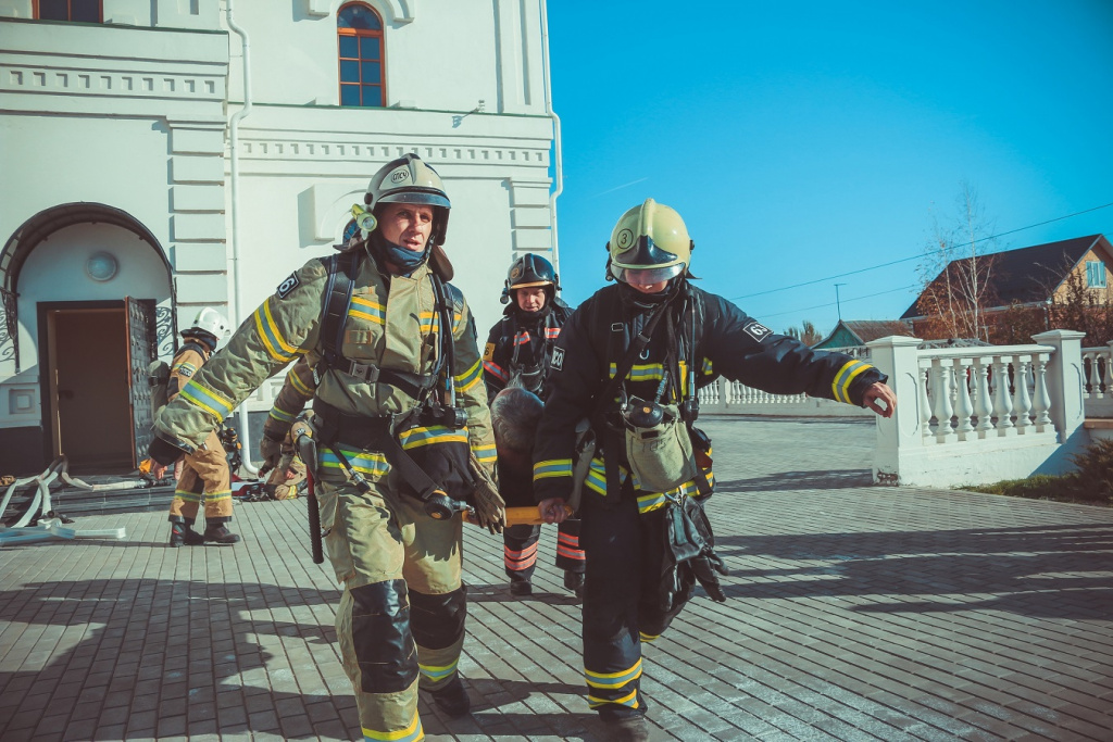 В Астрахани в 2021 году сотрудники МЧС спасли более трёх тысяч человек