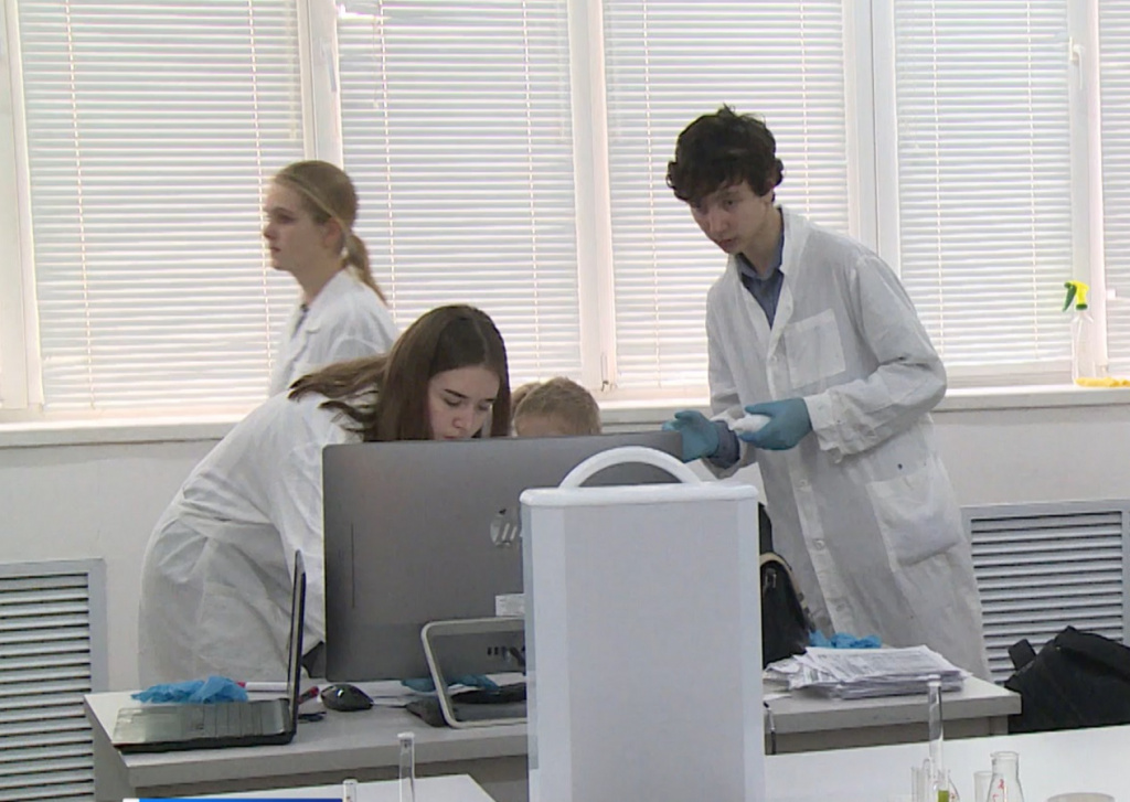 В Астрахани Минобрнауки предлагает поддерживать молодых учёных за счет бюджета