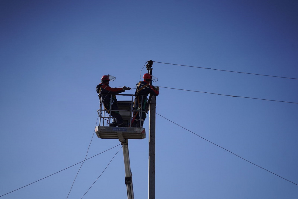  В Астраханской областии 115 бригад энергетиков восстаналивают электроснабжение 
