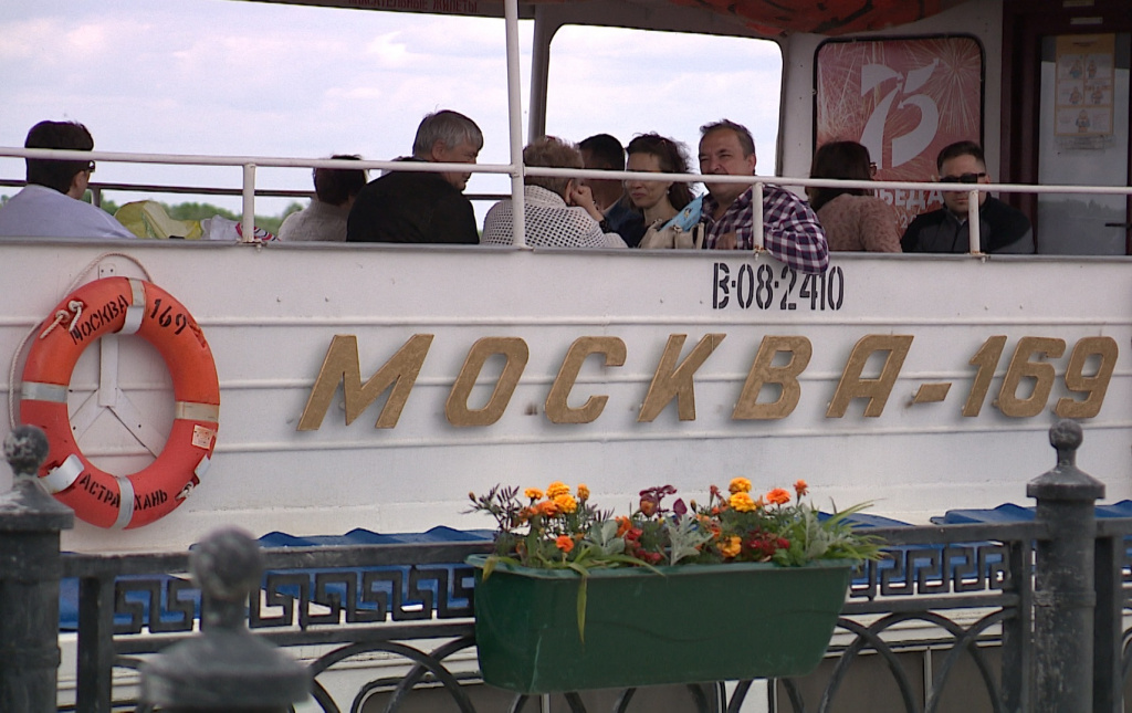В Астрахани открылась навигация речных трамвайчиков