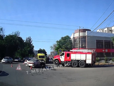 В Астрахани в ДТП на улице Сун Ят-Сена пострадал 31-летний мужчина