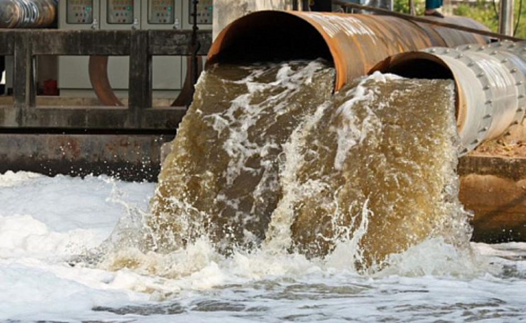 «Астрводоканал» причинил ущерб на 30 млн рублей, загрязнив реку Прямая Болда в Астрахани