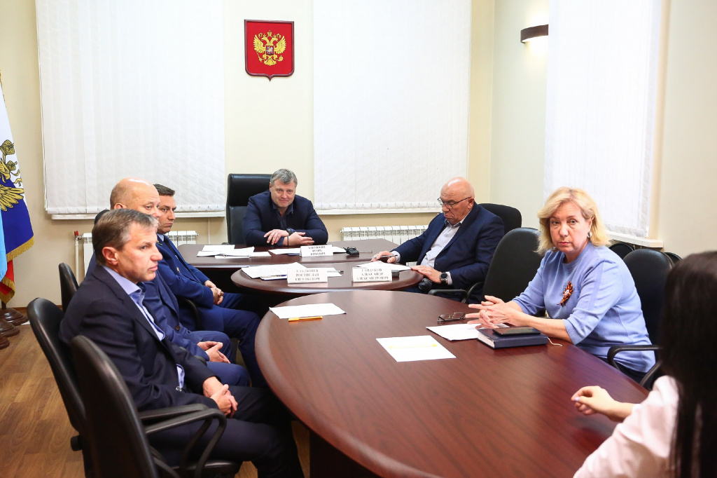 Астраханский губернатор провёл приём граждан по поручению президента РФ  