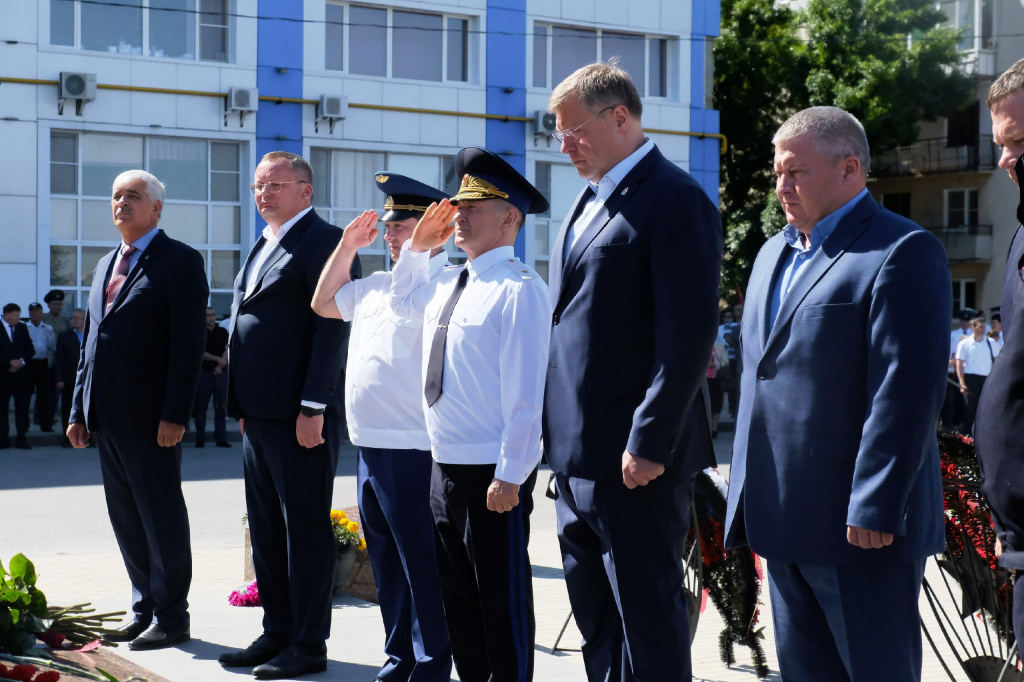 В Астрахани прошёл торжественный митинг ко Дню пограничника