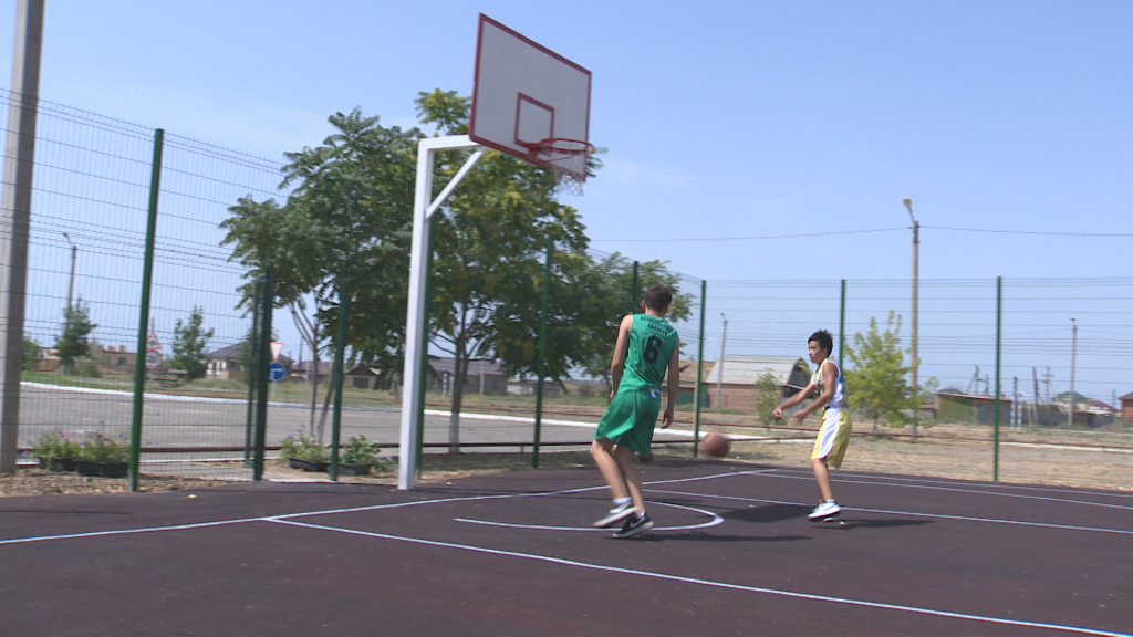 В 9 астраханских сельских школах модернизируют спортинфраструктуру в рамках нацпроекта