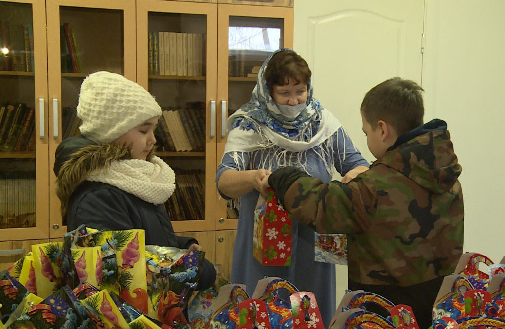 Православные волонтёры помогают астраханцам, попавшим в трудную жизненную ситуацию