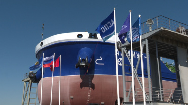 В Астрахани спустили на воду танкер-химовоз “Азимут-1”