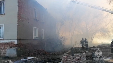 В Трусовском районе Астрахани загорелся многоквартирный жилой дом