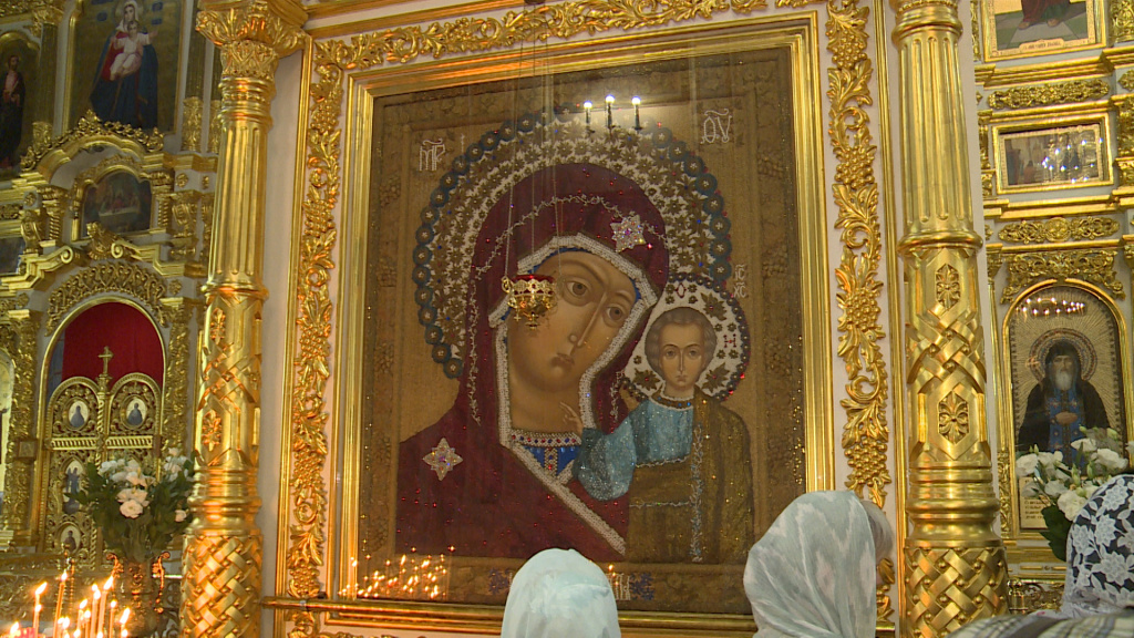 В Астрахани в храмах Казанской иконы Богоматери отметили престольный праздник