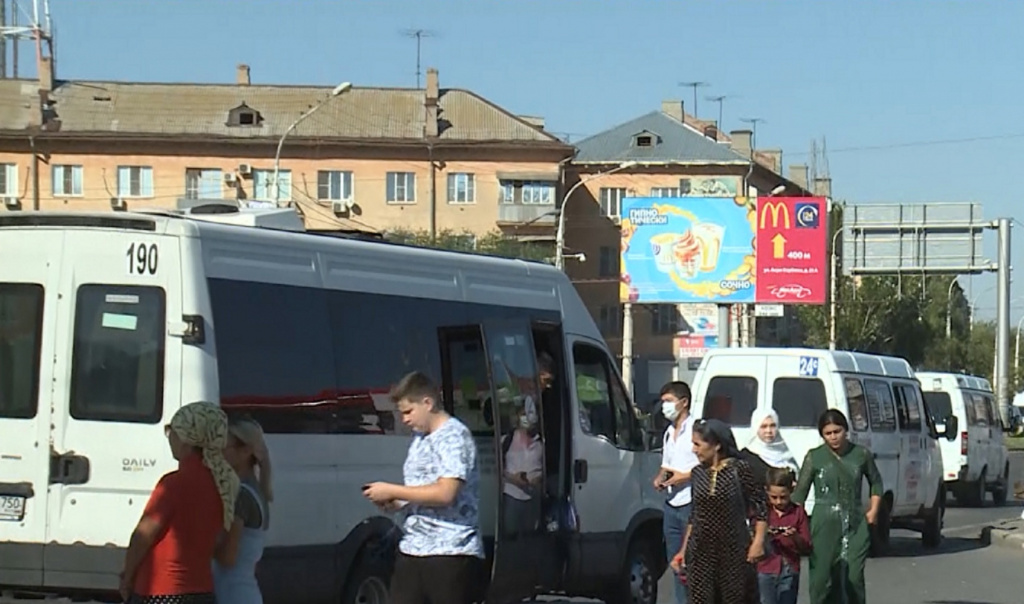 В Астрахани в День города общественный транспорт изменит маршруты
