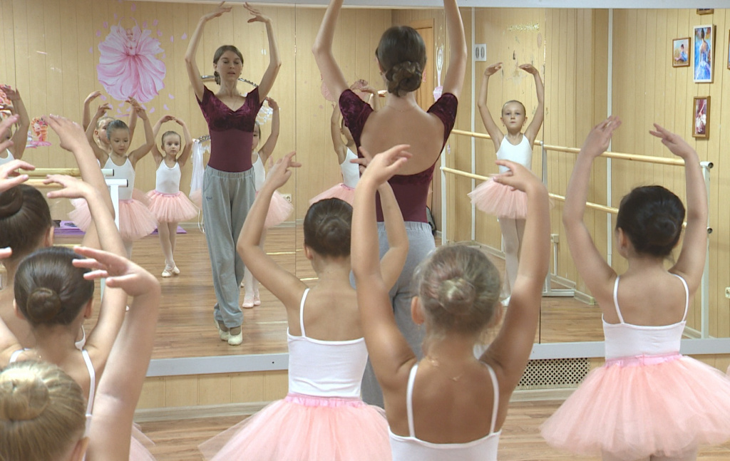 В Астрахани опытная балерина открыла собственную студию для девочек