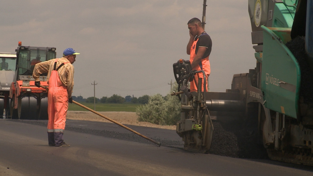 В Астраханской области кураторы контролируют качество ремонта дорог
