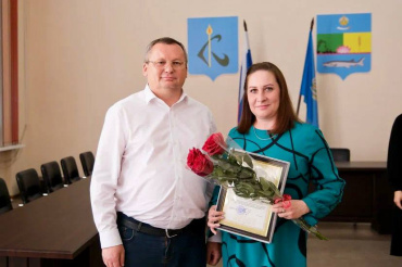 Спикер Думы Астраханской области поздравил камызякских работников самоуправления