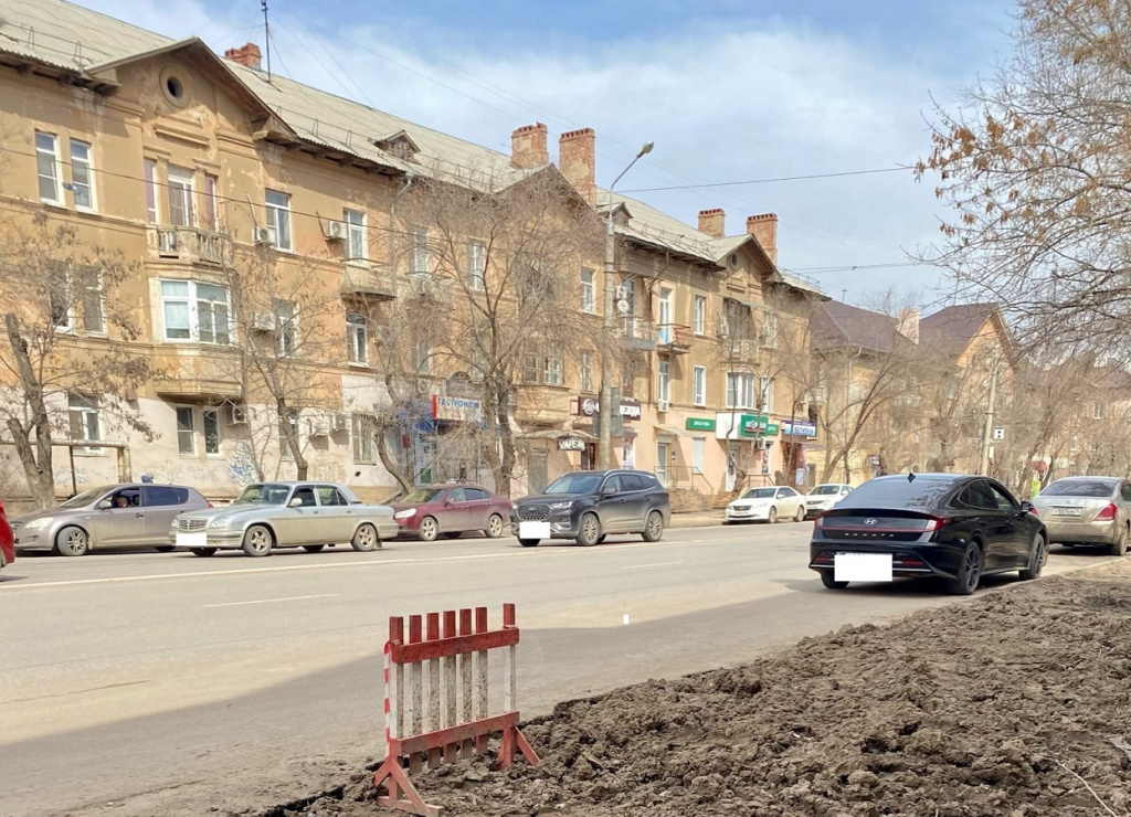 В Астрахани на улице Богдана Хмельницкого устранили коммунальную аварию