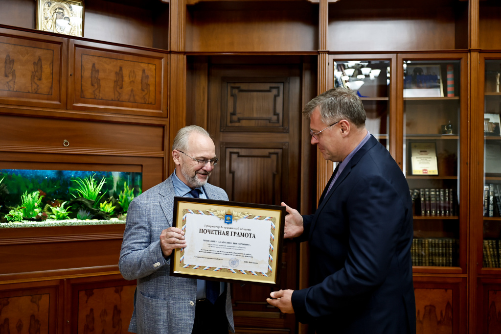 Астраханский губернатор провёл встречу с гендиректором ЮЦСС Анатолием Мишановым