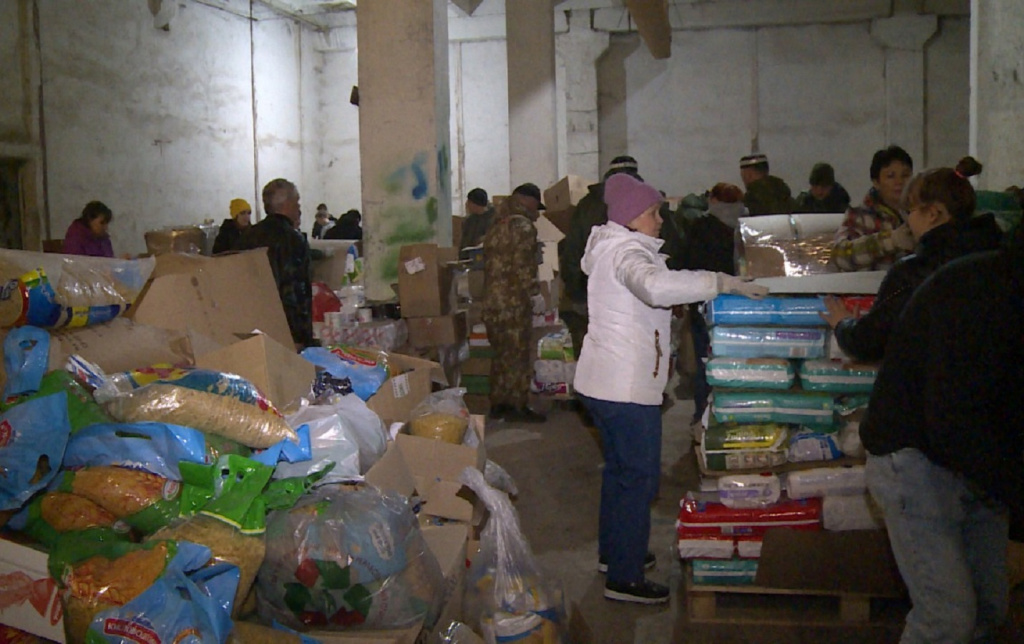 Астраханцы собрали 25 тонн гуманитарного груза для беженцев из Донбасса
